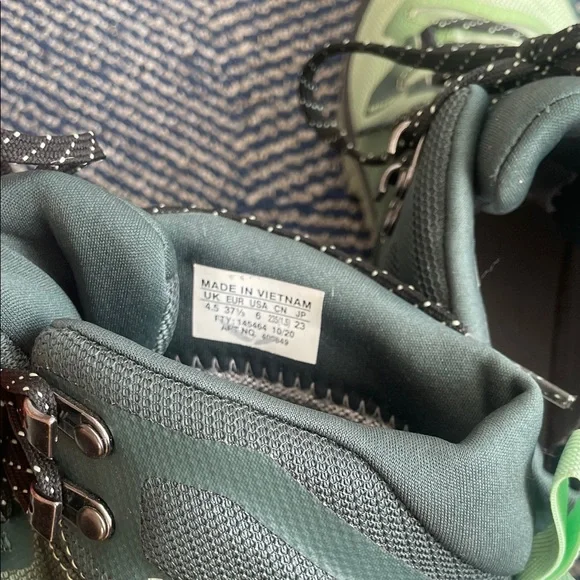 Salomon Hiking Boots - Picture 5 of 5